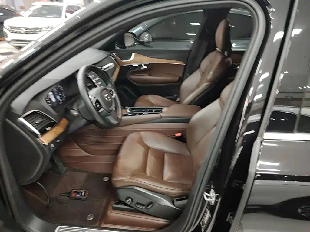 Volvo XC90 — миниатюра 15