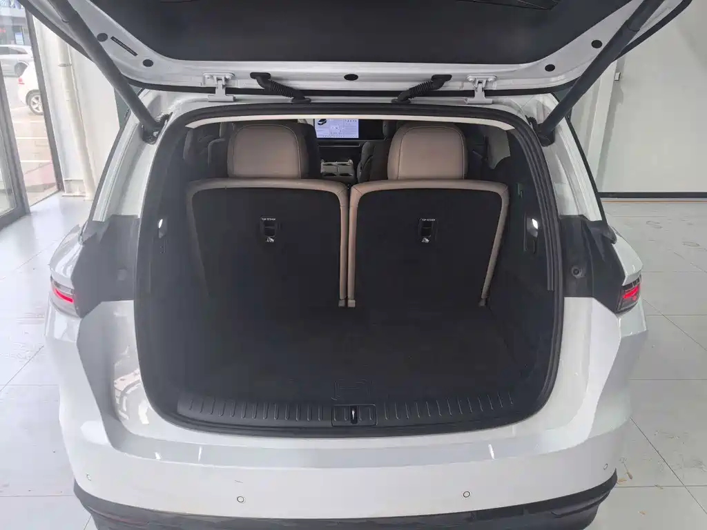 Li Auto Идеальный I8 — миниатюра 6