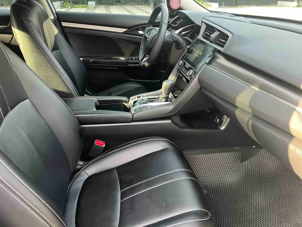 Honda Civic — миниатюра 8