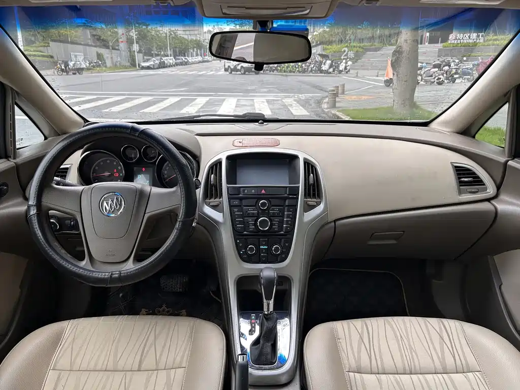 Buick Excelle — миниатюра 6