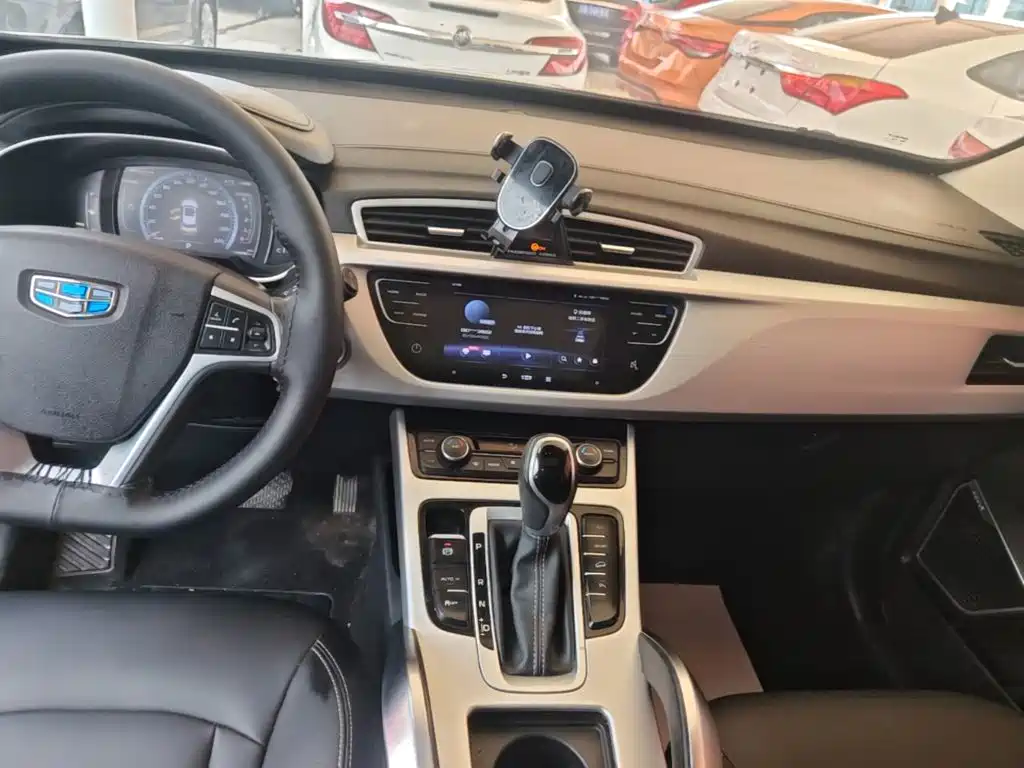 Geely Boyue — миниатюра 13