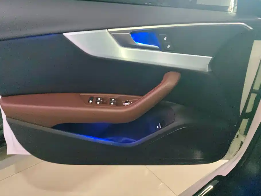 Audi A4L — миниатюра 6