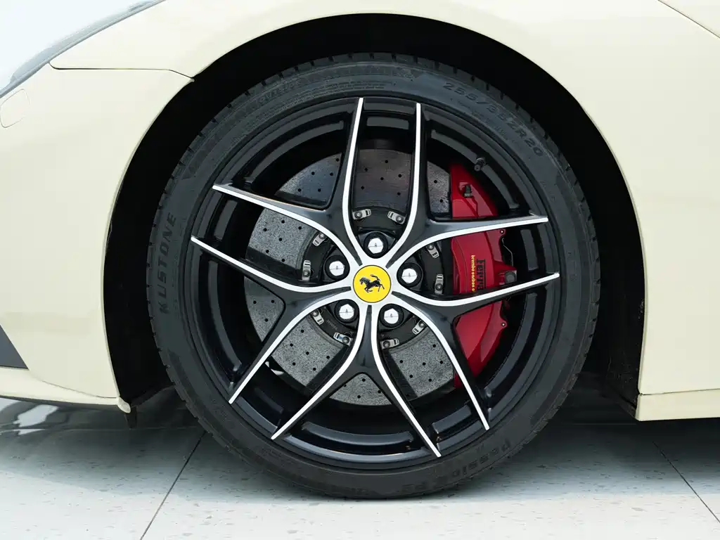 Ferrari F12berlinetta — миниатюра 7