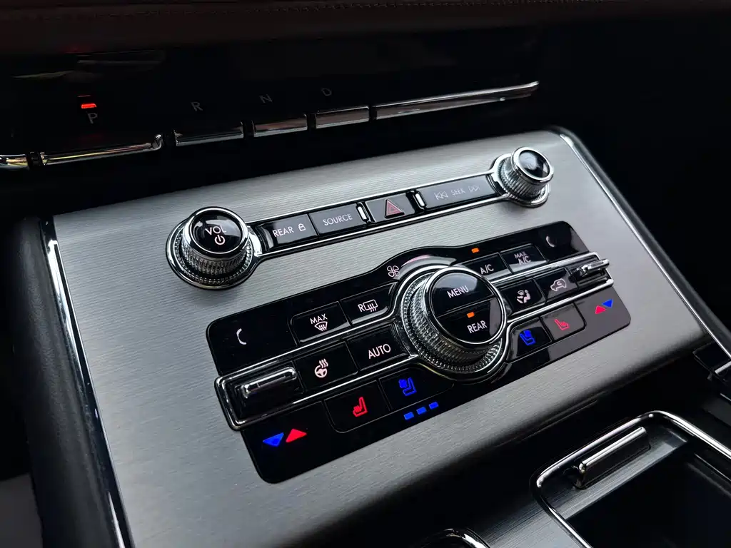 Lincoln Aviator (Import) — миниатюра 9