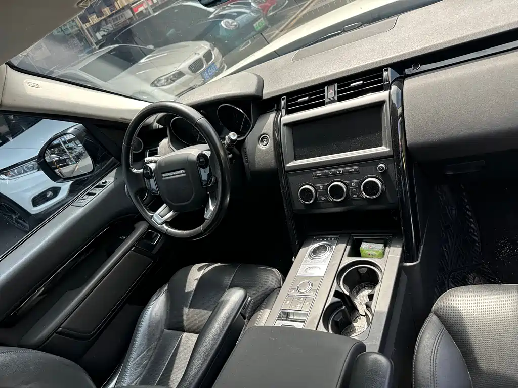 Land Rover Discovery 2019 3.0 SC V6 SE