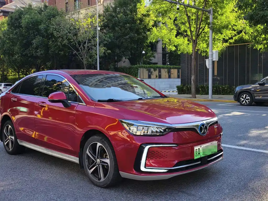 BAIC EU5 — миниатюра 3