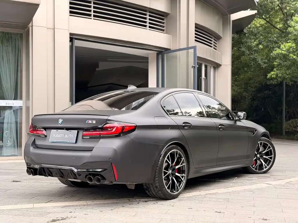 BMW M5 — миниатюра 6