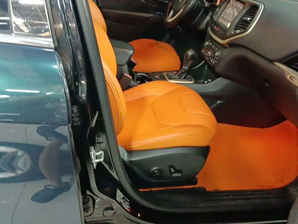 Jeep Cherokee — миниатюра 25