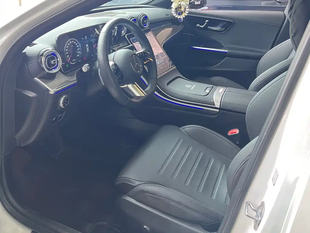 Mercedes-Benz C-Class — миниатюра 4