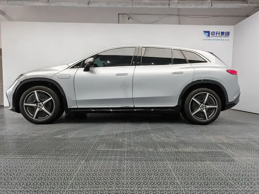 Mercedes-Benz EQS SUV 2023 450 4MATIC