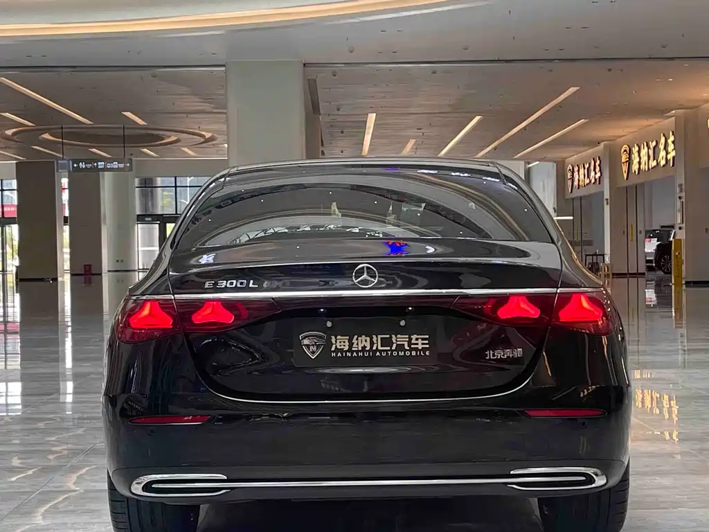 Mercedes-Benz E-Class — миниатюра 5