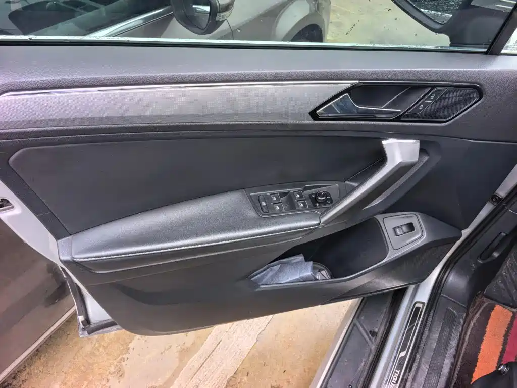 Volkswagen Tiguan L — миниатюра 8