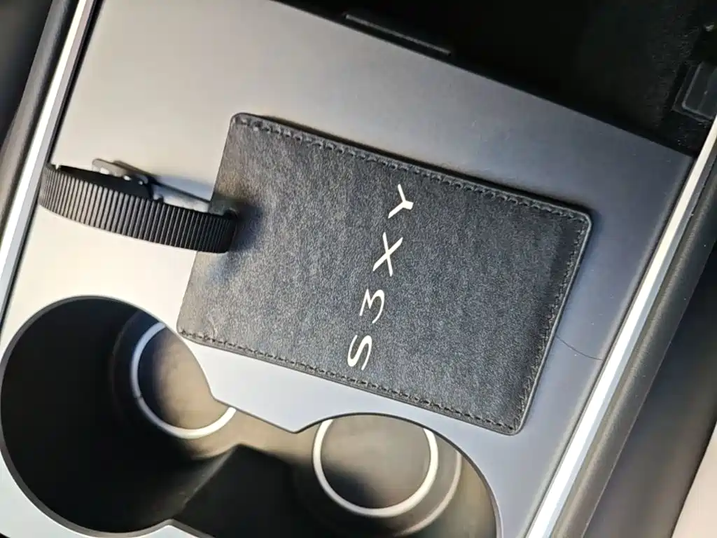 Tesla Model Y — миниатюра 9