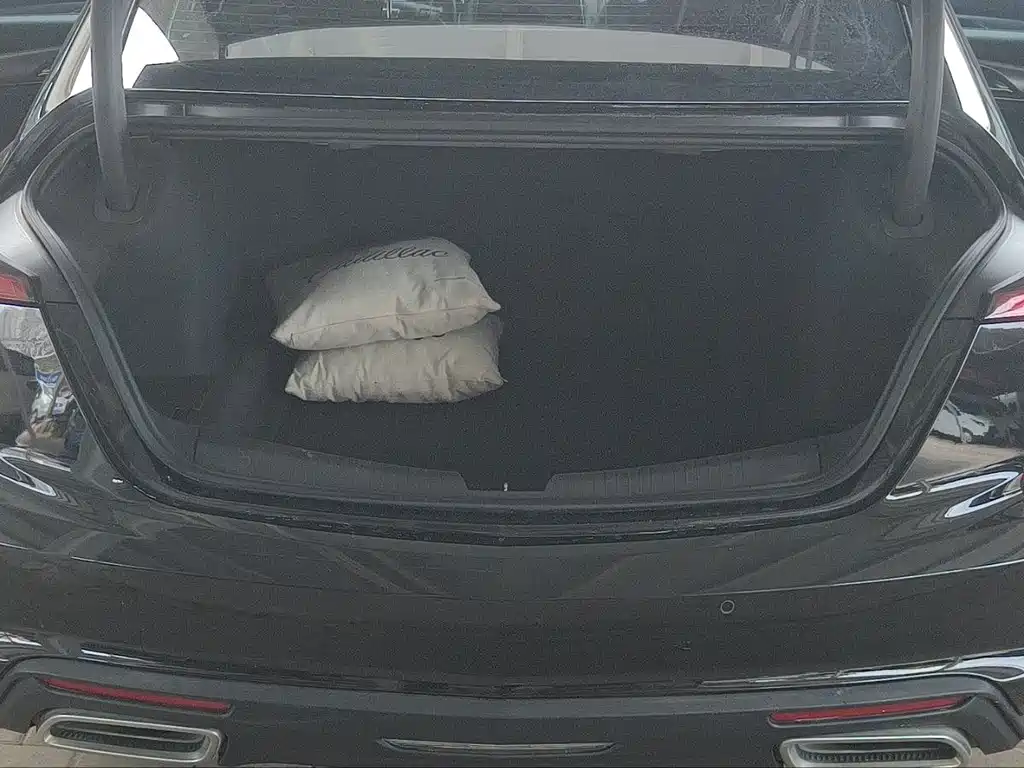 Cadillac CT5 — миниатюра 6