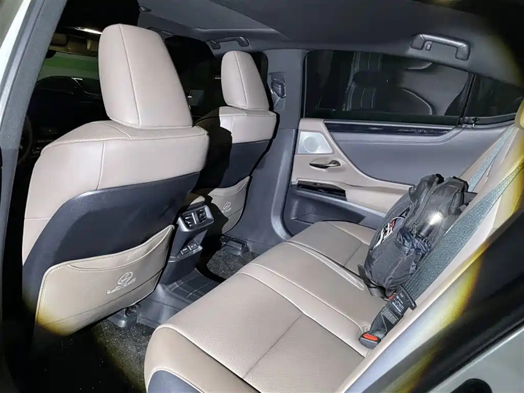 Lexus ES — миниатюра 5