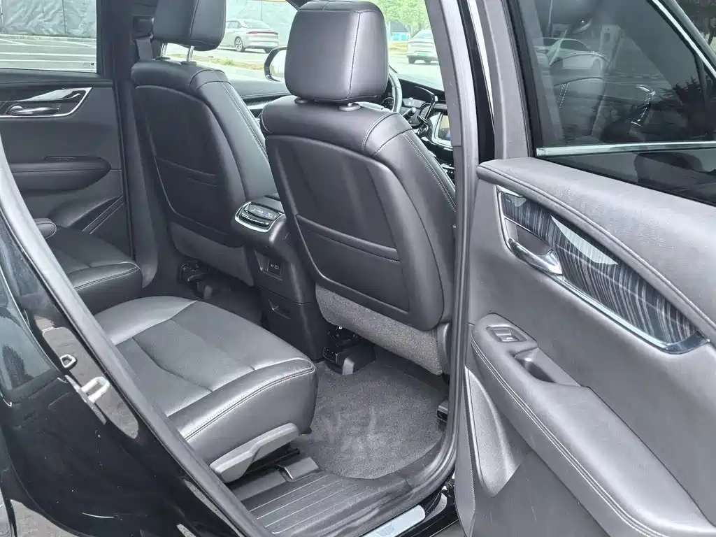 Cadillac XT6 — миниатюра 11