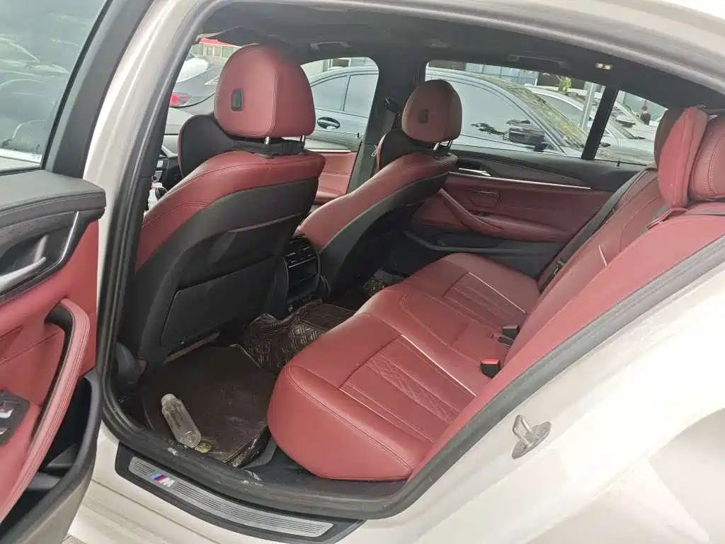 BMW 5 Series — миниатюра 5