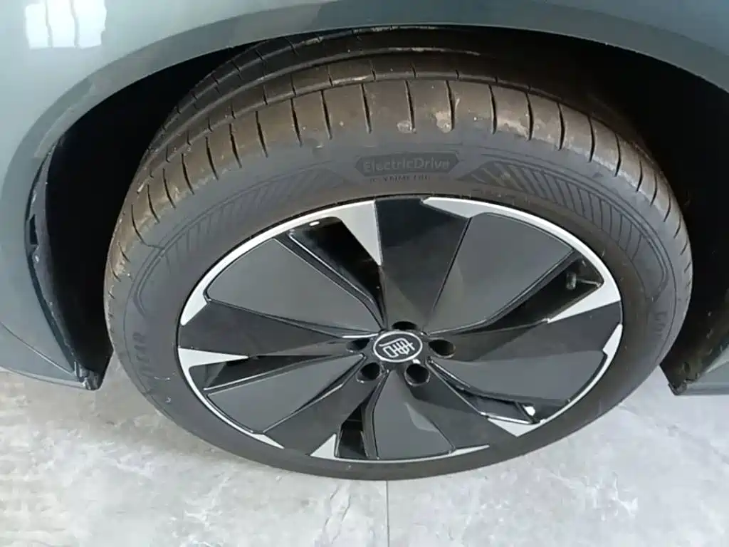 BYD Tang L — миниатюра 23