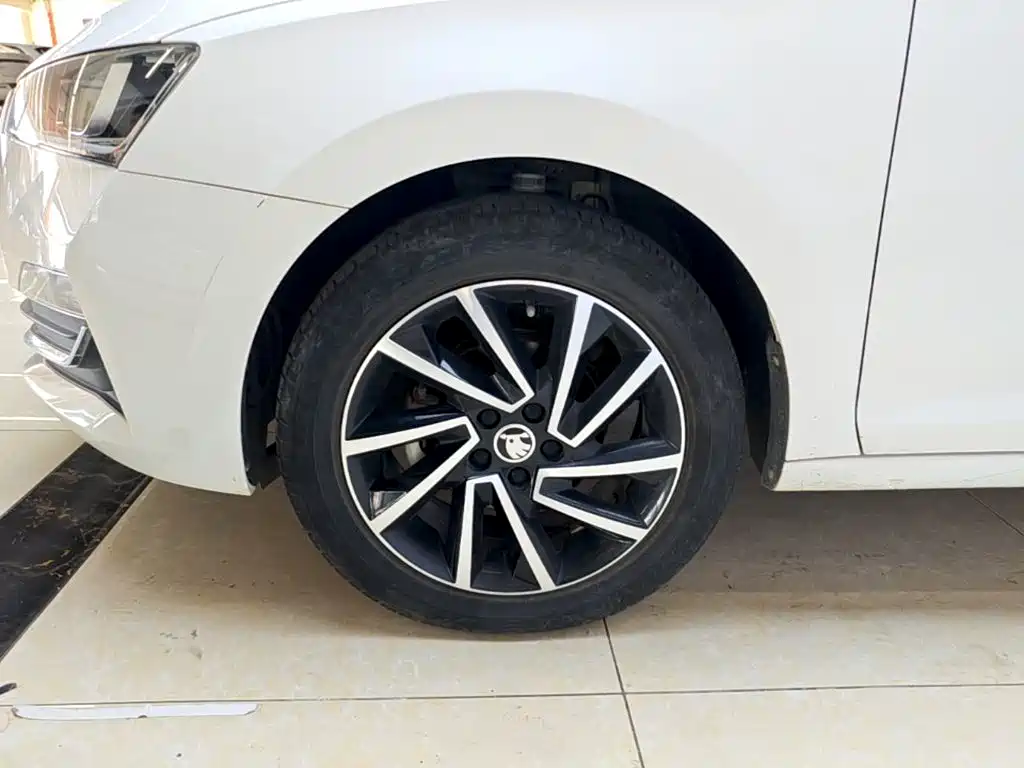 Skoda Rapid Spaceback — миниатюра 23