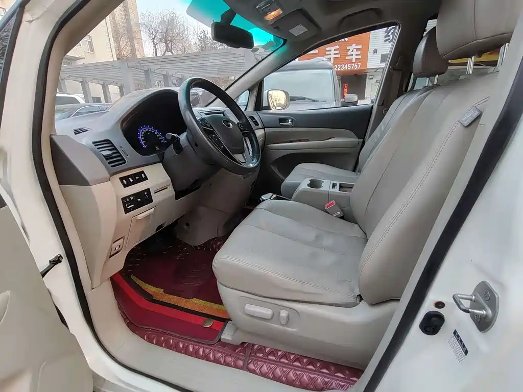 BYD M6 — миниатюра 9