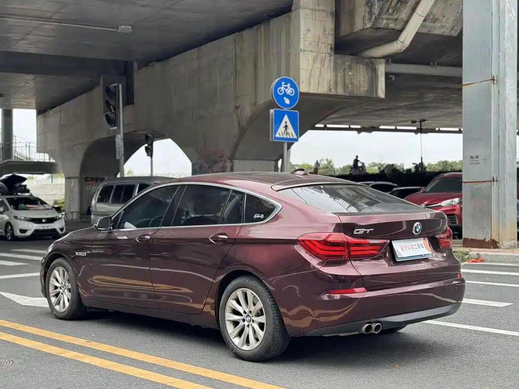 BMW 5 Series GT — миниатюра 6