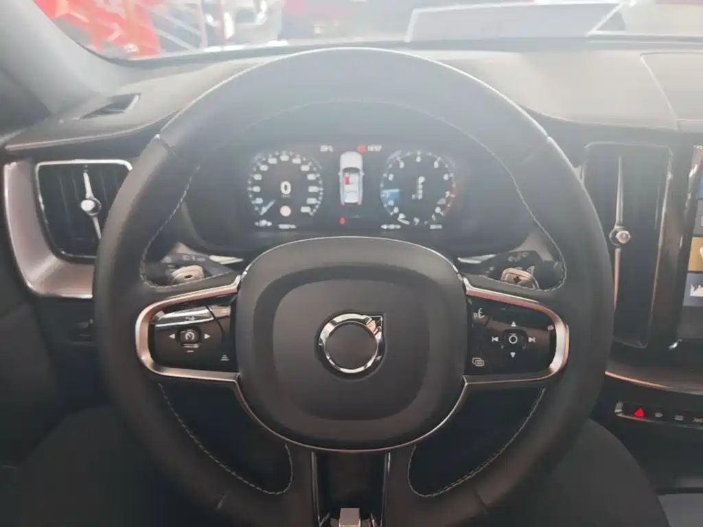 Volvo XC60 — миниатюра 11