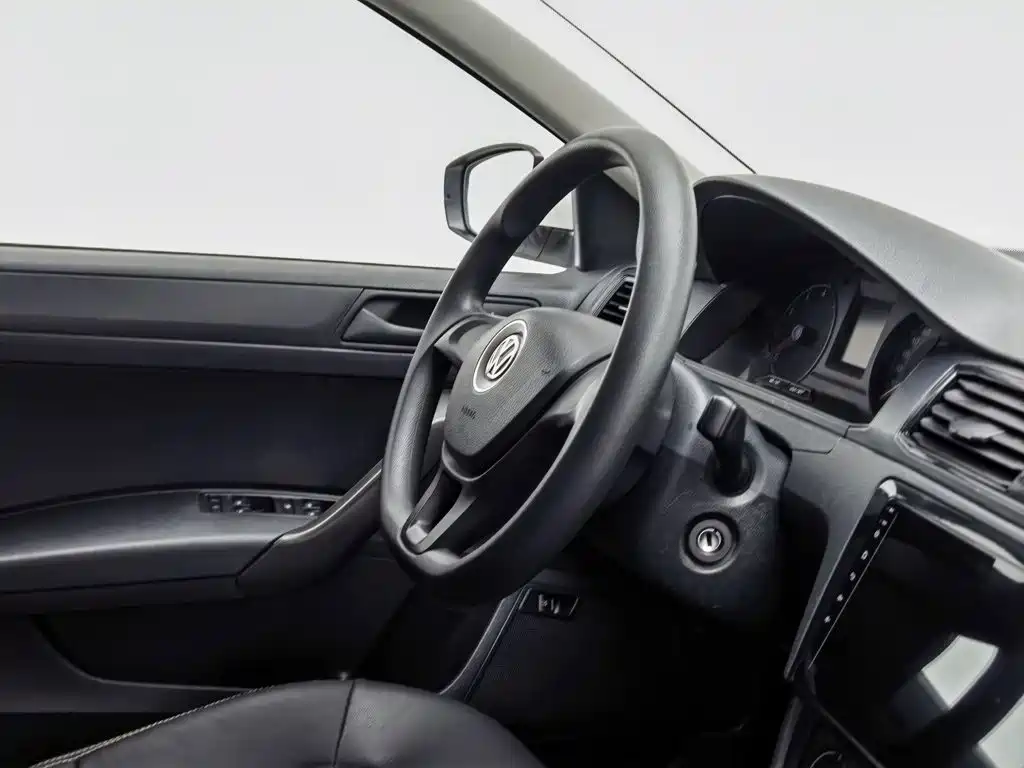 Volkswagen Santana — миниатюра 22