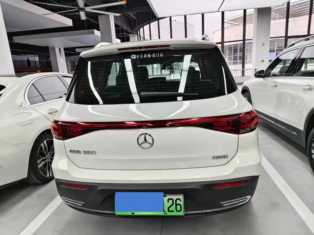 Mercedes-Benz EQB — миниатюра 12