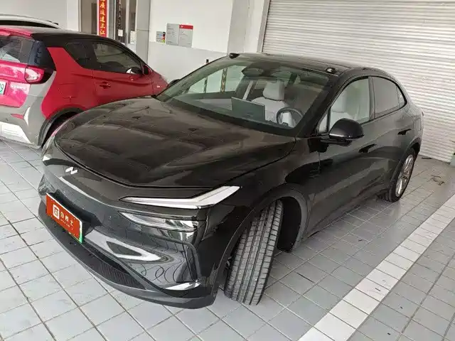 2025 Nio L60