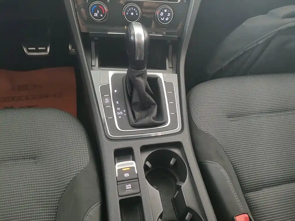 Volkswagen Golf — миниатюра 14