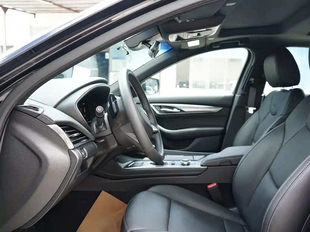 Cadillac CT5 — миниатюра 5