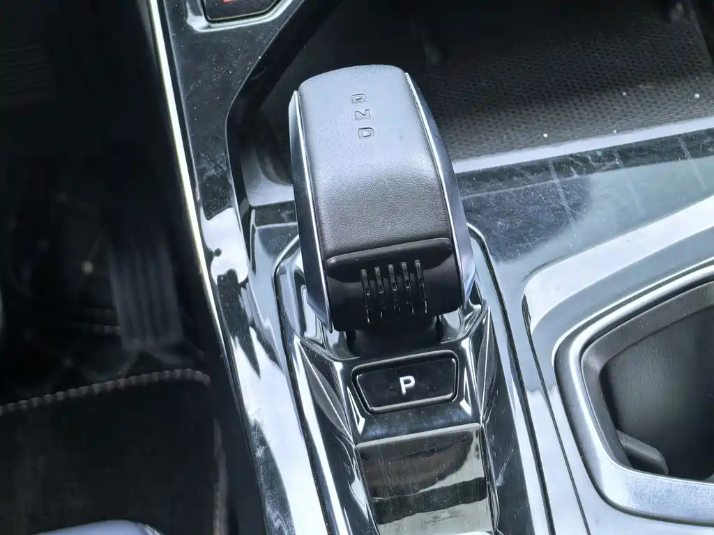 Geely Boyue L — миниатюра 31