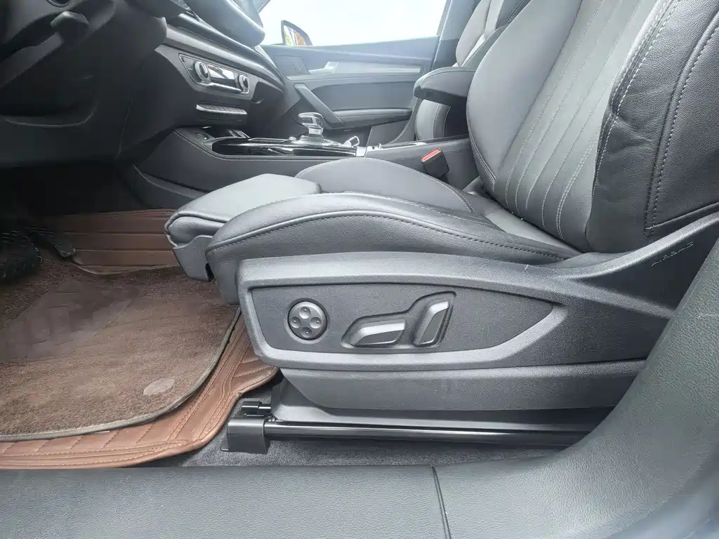Audi Q5L — миниатюра 10