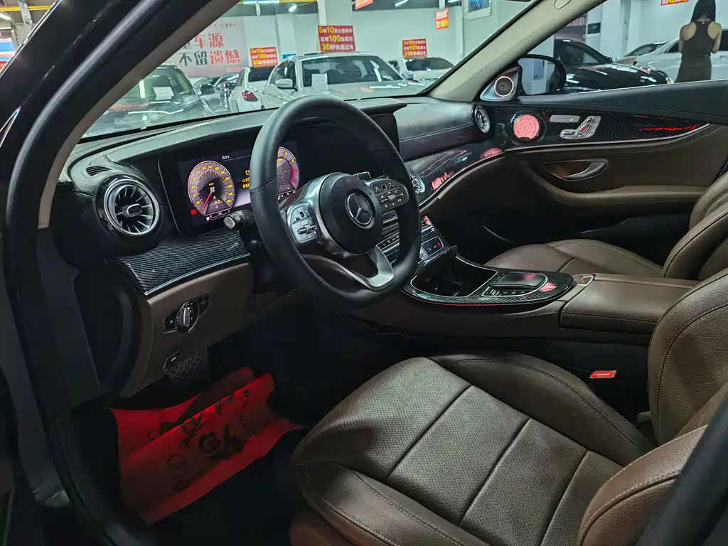 Mercedes-Benz E-Class — миниатюра 6