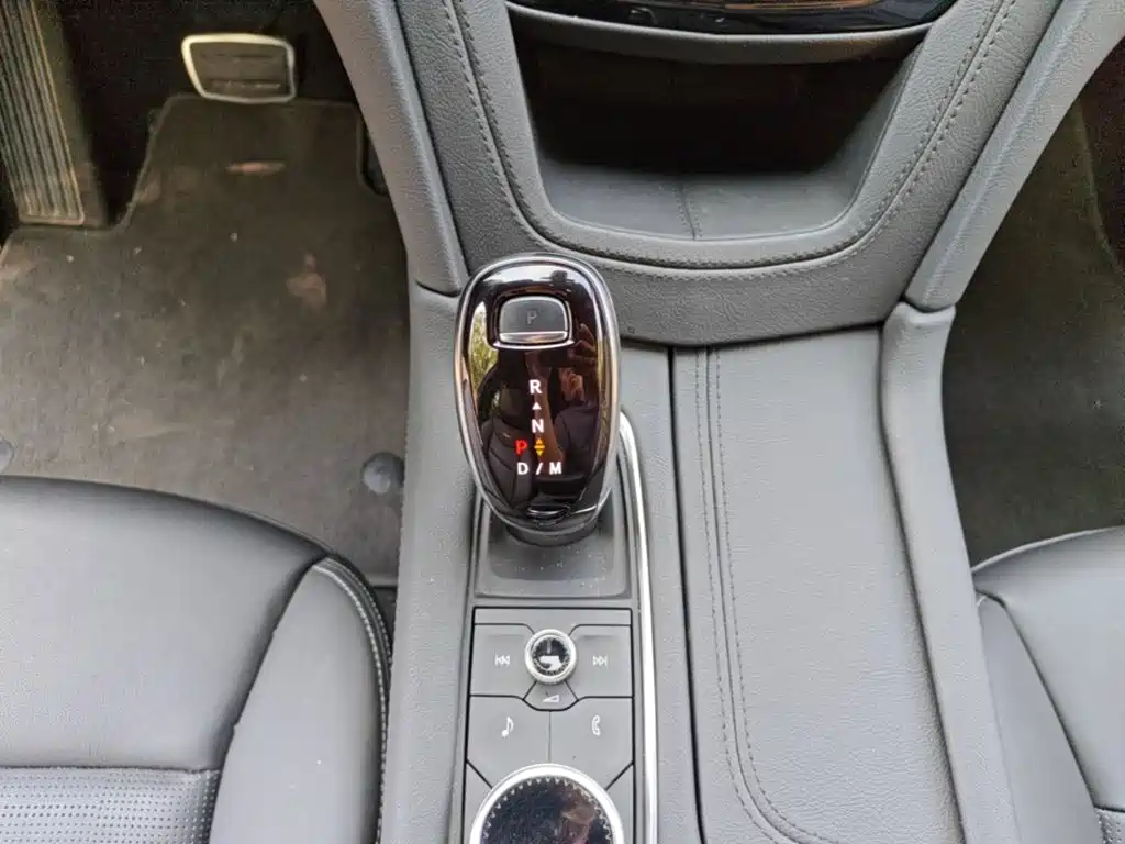 Cadillac XT6 — миниатюра 14