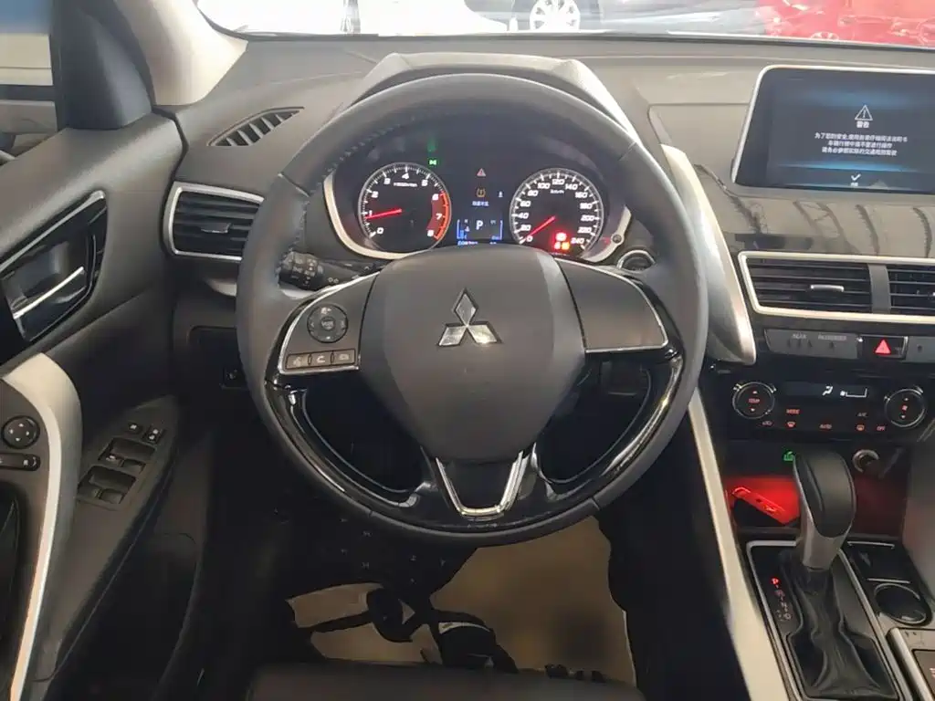 Mitsubishi Eclipse Cross — миниатюра 11