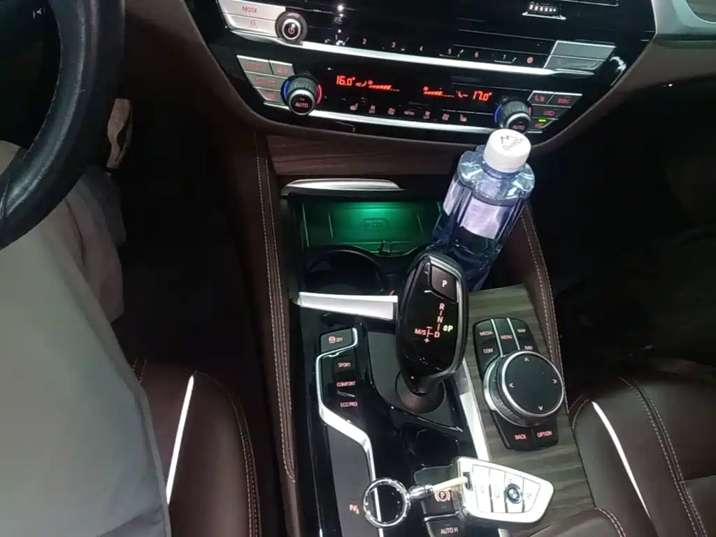 BMW 5 Series — миниатюра 14