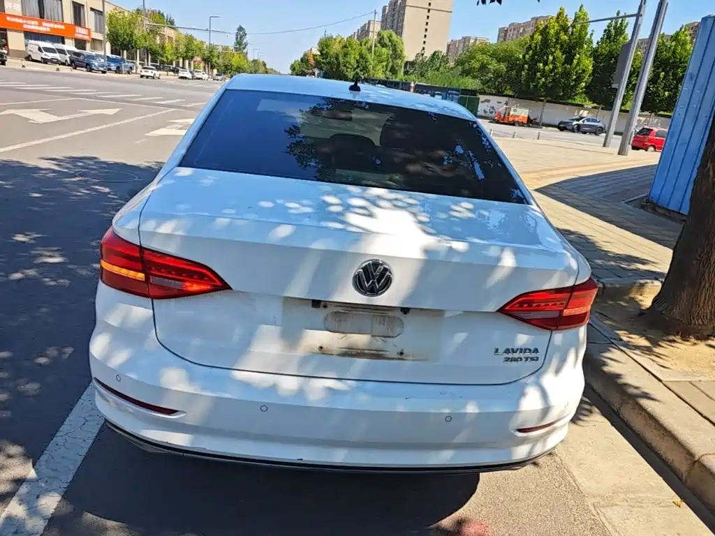 Volkswagen Lavida — миниатюра 6