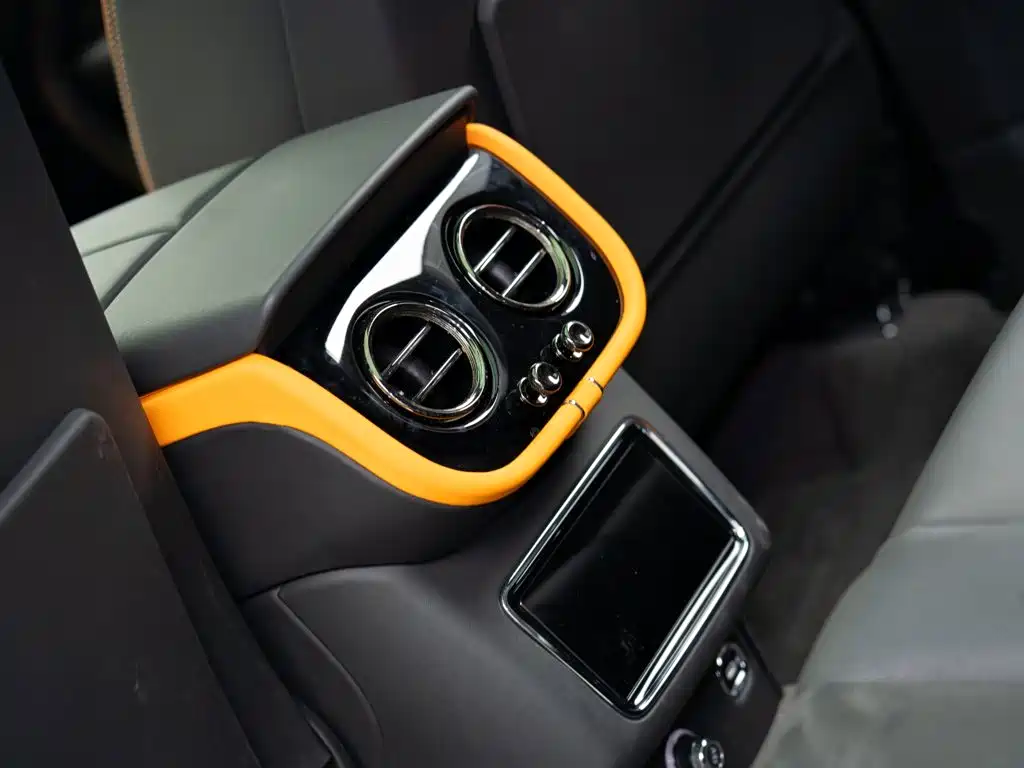 Bentley Bentayga — миниатюра 14
