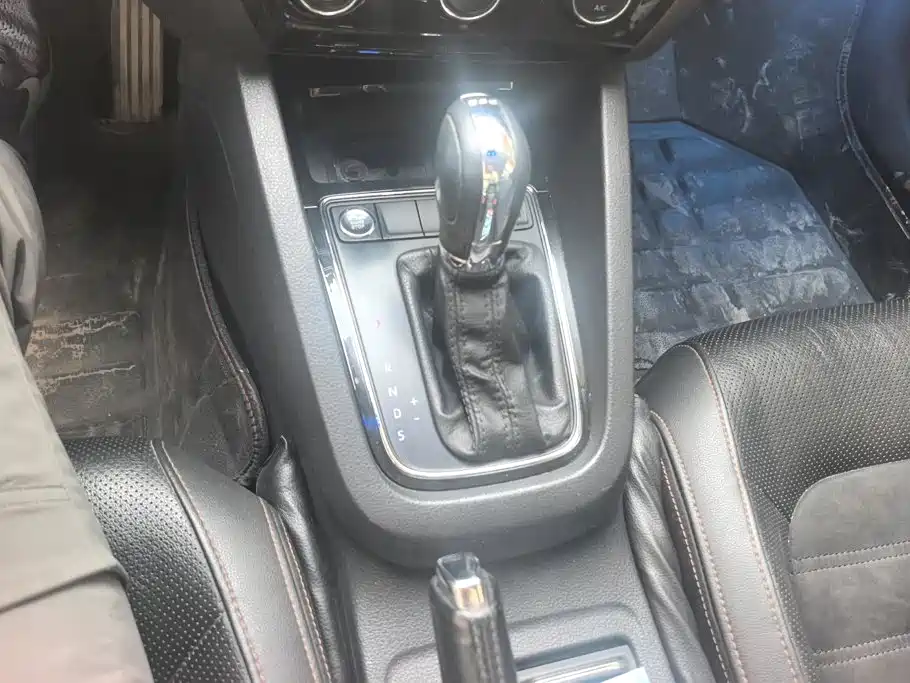 Volkswagen Sagitar — миниатюра 16