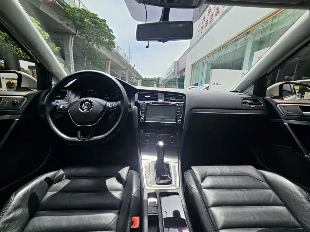 Volkswagen Golf — миниатюра 12