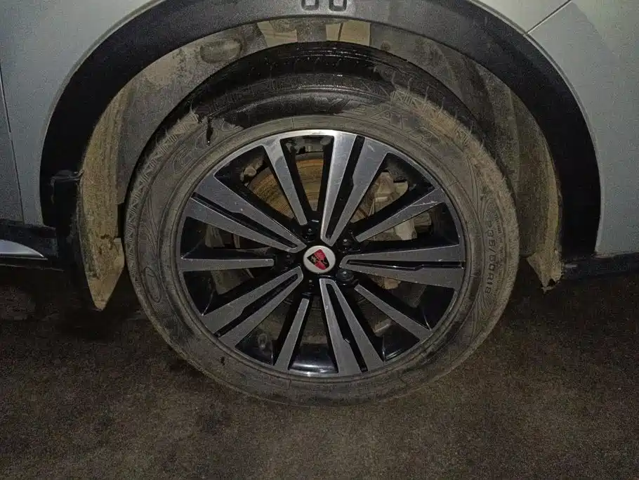 Roewe RX5 — миниатюра 6