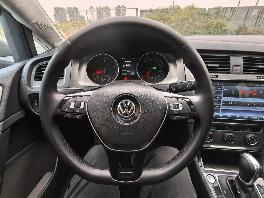 Volkswagen Golf — миниатюра 6