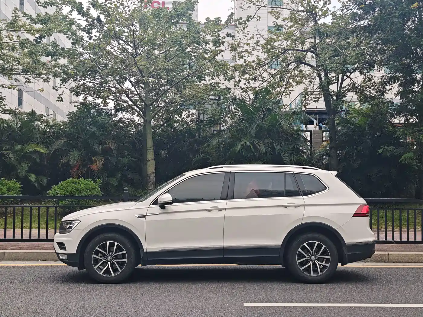 Volkswagen Tiguan L