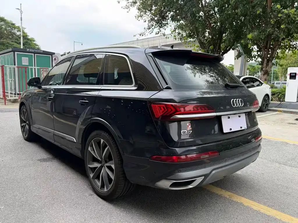 Audi Q7 — миниатюра 13