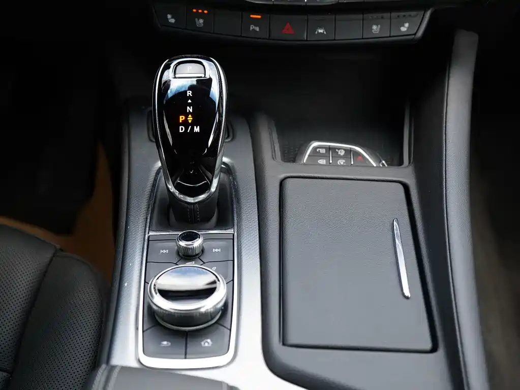 Cadillac CT5 — миниатюра 21