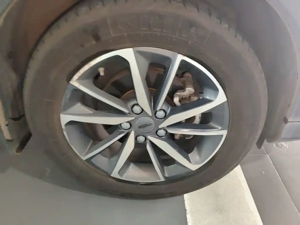 Geely Binyue — миниатюра 14