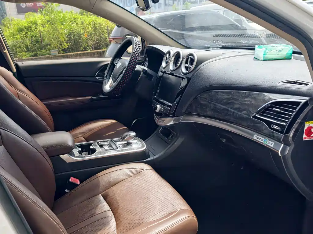 BYD Tang New Energy — миниатюра 3