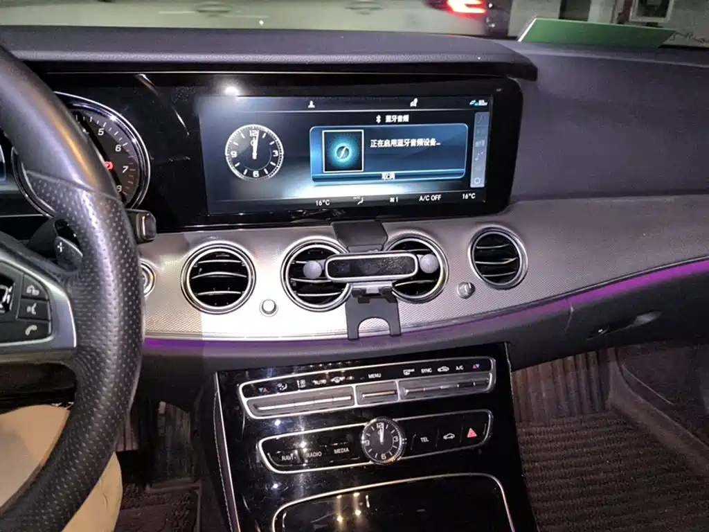 Mercedes-Benz E-Class — миниатюра 13