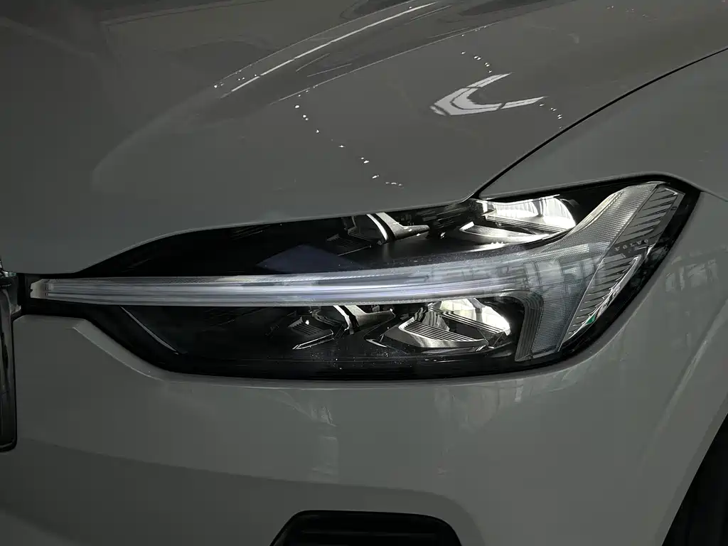 Volvo XC60 — миниатюра 14
